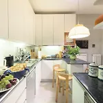 Luxury דירה
